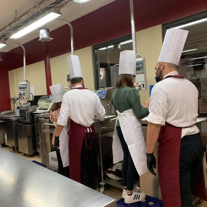 Maestri cioccolatieri al lavoro